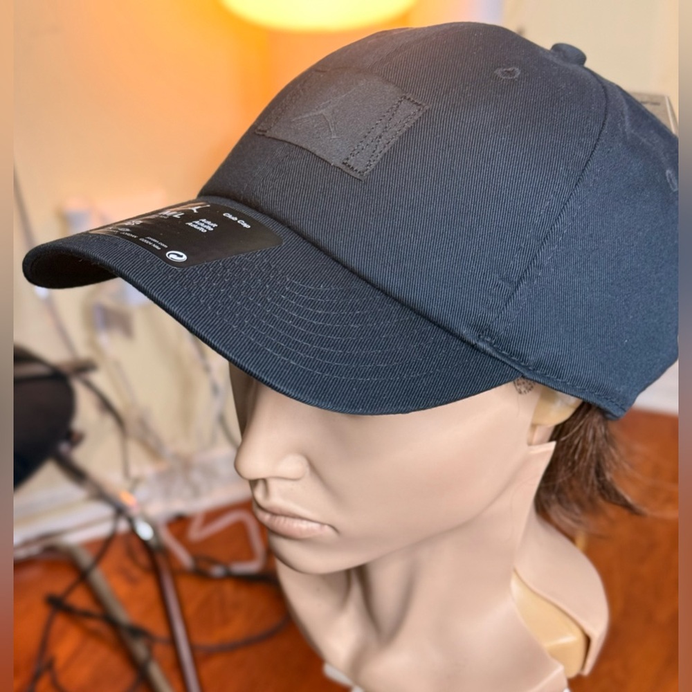 Gorgeous Jordan Flight Cap!!!
Adjustable - Picture 7 of 7